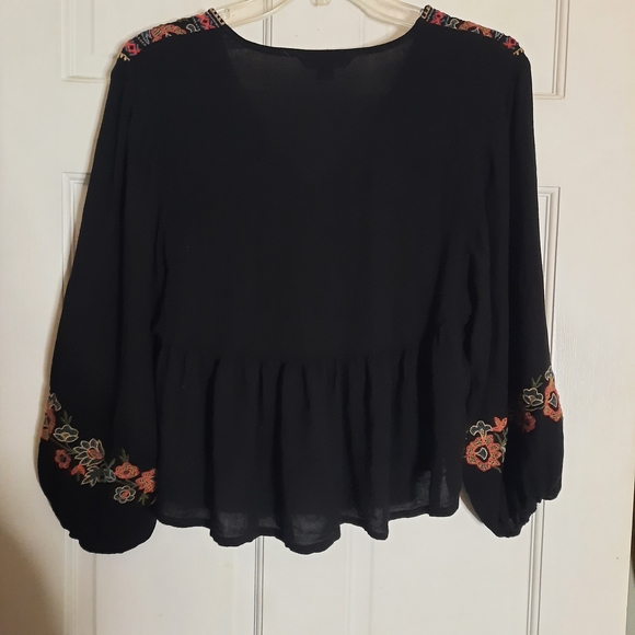 American Eagle Outfitters Black Floral Embroidered Blouse - Picture 5 of 5